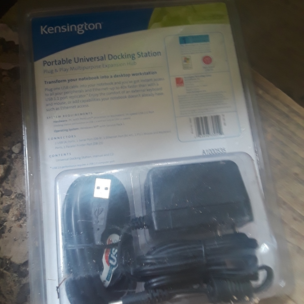 Portable universal docking station  .
